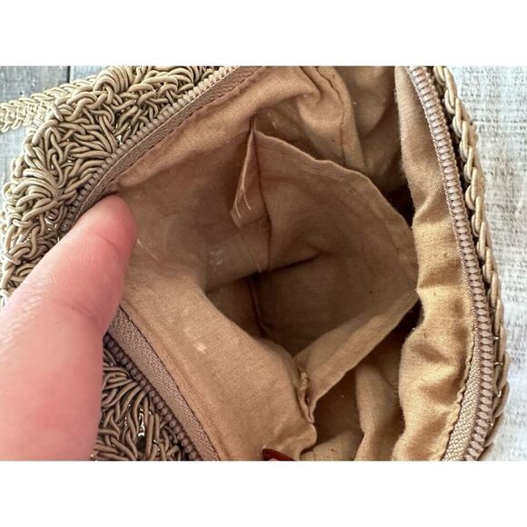 Vintage Handmade Crochet Tan Zipped Hobo Crossbody Bag - Picture 6 of 7